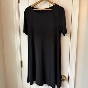 LOFT Short Sleeve Swing Dress in Black Size M